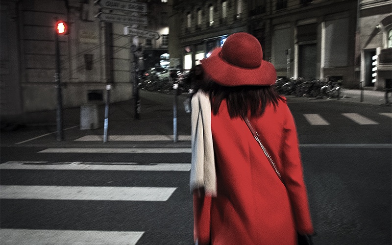 Femme au rouge